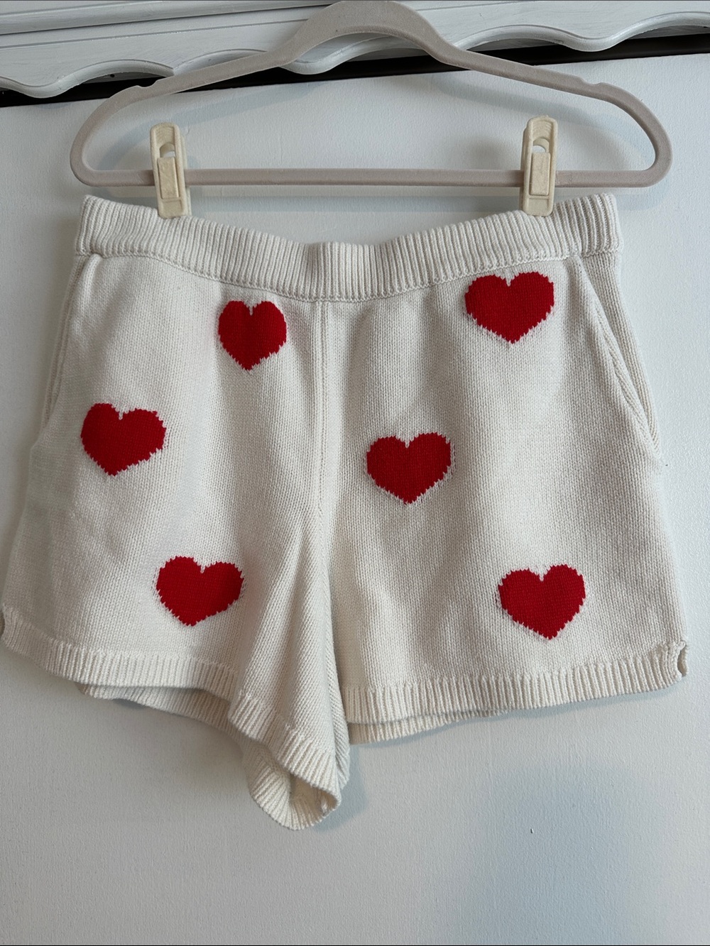 Show Me Your MuMu Cream Knit Shorts with Red Heart Motif